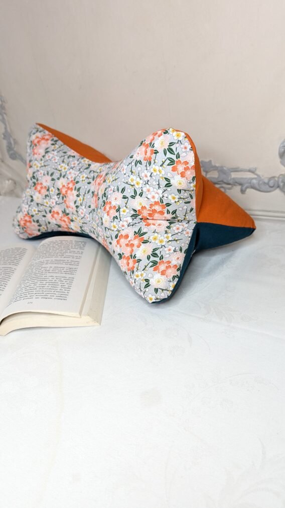 Coussin de lecture , cale nuque ,fleurs  tons orange/ vert – Image 2