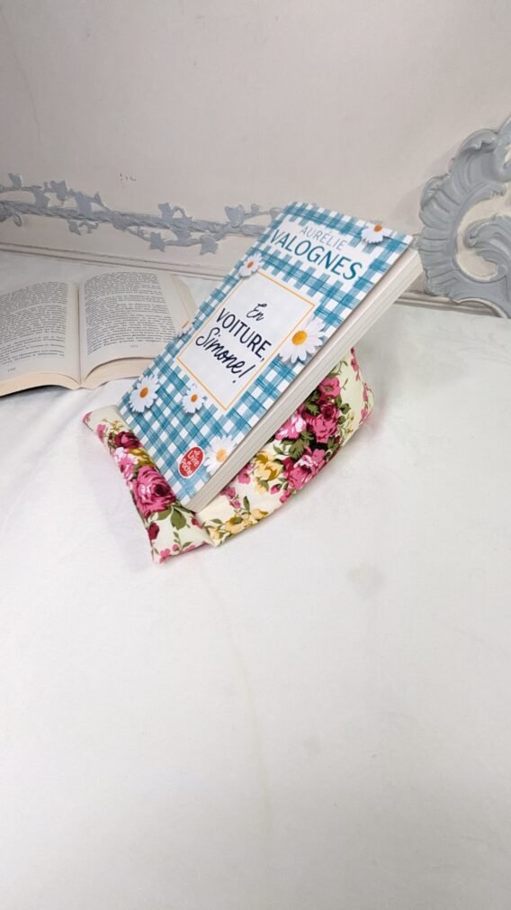 Support livre de forme berlingot, shabby chic fleurs roses