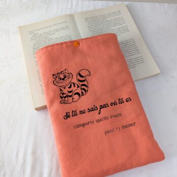 Housse ,protège livre format broché  Chat Alice au pays des merveilles