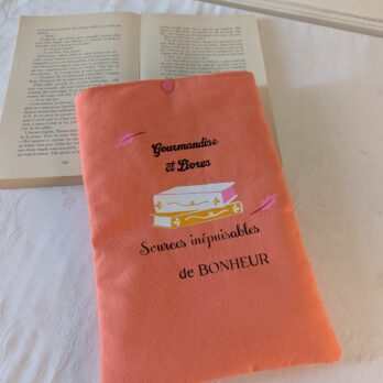 Housse ,protège livre format broché ,gourmandise et livres...