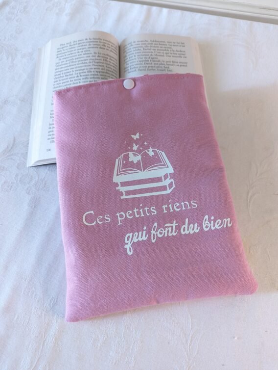 Protège livre format poche , ces petits rien ...