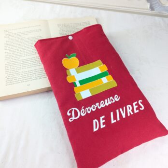 RESERVE pour Corinne protège livre format broché ,dévoreuse de livres