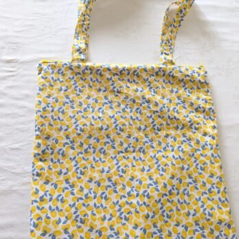 Sac tote bag , doublé, Zippé , avec une poche intérieure, des citrons
