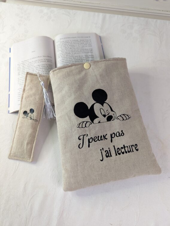 Protège livre format poche ,J'peux pas j'ai lecture , mickey