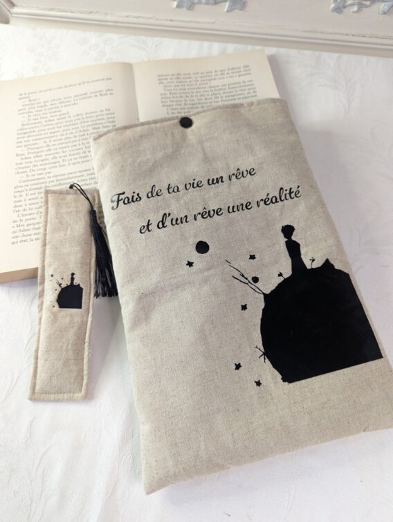 Housse ,protège livre format broché , avec MP assorti  Petit Prince Fais de ta vie ...