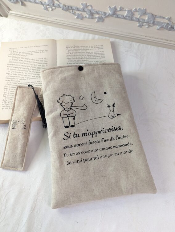 Housse ,protège livre format broché , avec MP assorti  Petit Prince / renard  , si tu m'apprivoises...