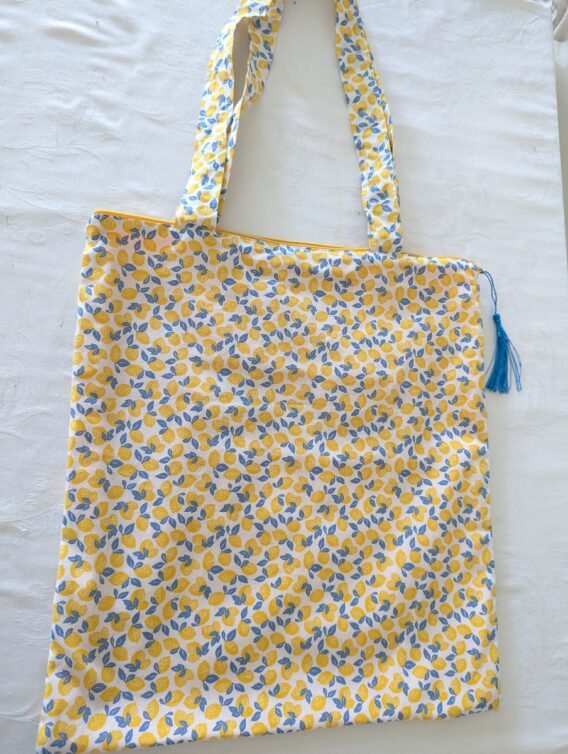Sac tote bag , doublé, Zippé , avec une poche intérieure, des citrons