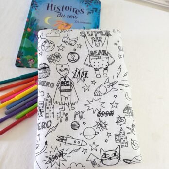 Protège livre, réversible , à colorier ,  lavable et recolorier ,les héros