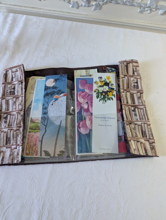 RESERVEE pour Laure H.Pochette pour ranger les marque-pages, des livres – Image 2