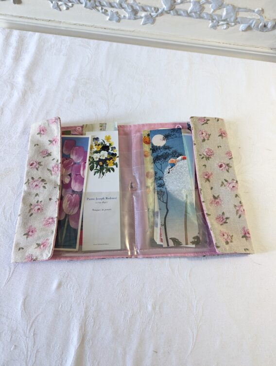 Pochette pour ranger les marque-pages, des petites roses – Image 2