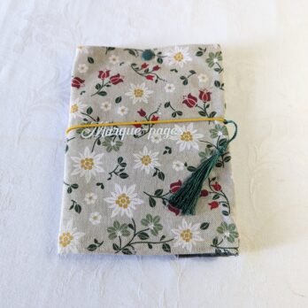 Pochette pour ranger les marque-pages, des fleurs de montagne