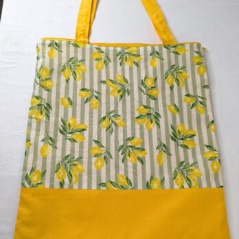 Sac tote bag , doublé, Zippé , avec une poche intérieure, des gros citrons