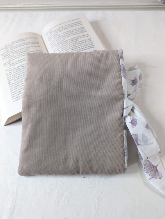 Protège livre format poche ,  velours beige / feuilles ginko