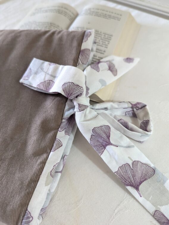 Protège livre format poche ,  velours beige / feuilles ginko – Image 2