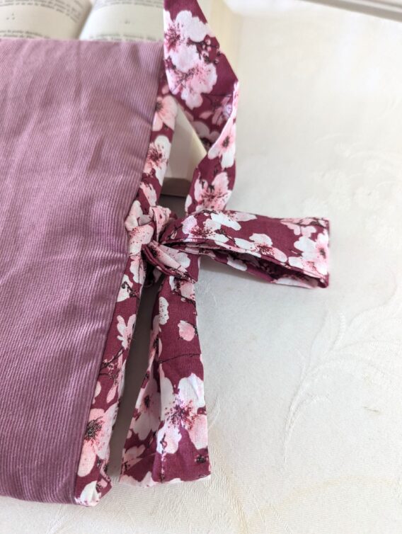 Protège livre format poche ,  velours rose/ fleurs de cerisiers – Image 3