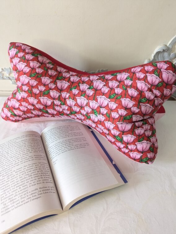 Coussin de lecture  ,cale nuque ,des tulipes