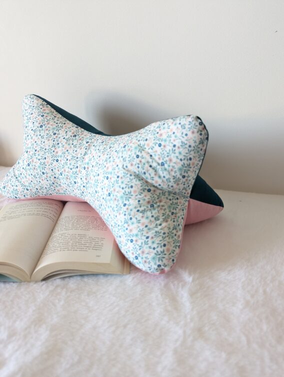 Coussin de lecture  ,cale nuque ,liberty rose , vert canard – Image 2