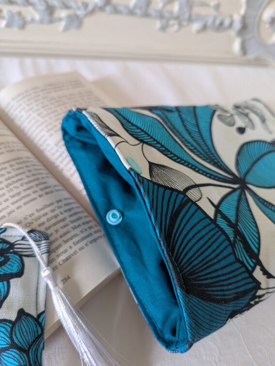 Protège livre format poche ,  des feuilles turquoises – Image 2