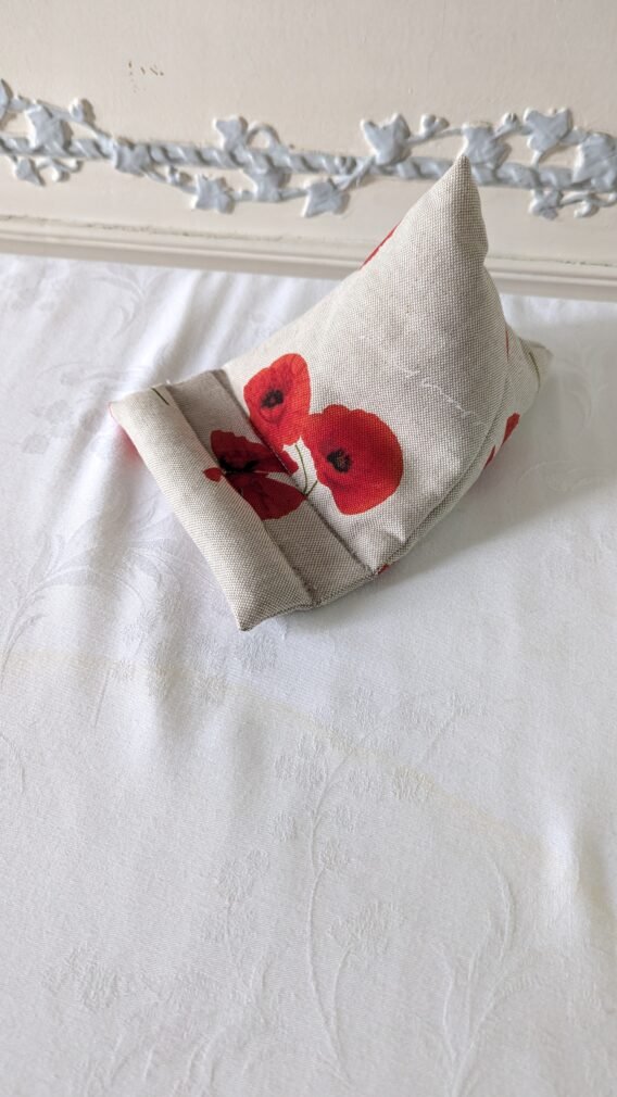 Support livre / liseuse ,de forme berlingot, des  coquelicots – Image 4