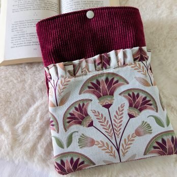 RESERVE pour Laurence Protège livre format poche , avec poche velours bordeaux/ terracotta