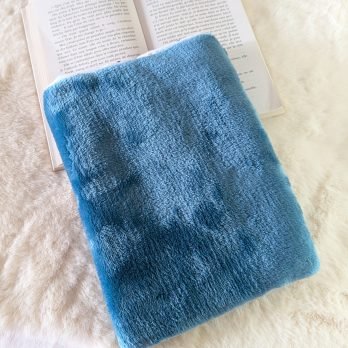 Protège livre format poche , pilou pilou bleu turquoise / coeurs