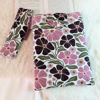 Protège livre format poche/ avec rabat ,velours  fleurs roses/ kaki  avec MP assorti