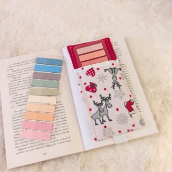 Etui pour stickers et ou crayons ,MP , élastique, père noël et rennes  / gris  et rouge