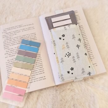 Etui pour stickers et ou crayons ,MP , élastique, sapins dorés et gris