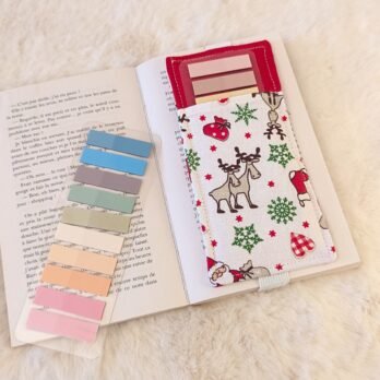 Etui pour stickers et ou crayons ,MP , élastique, père noël et rennes  / vert et rouge