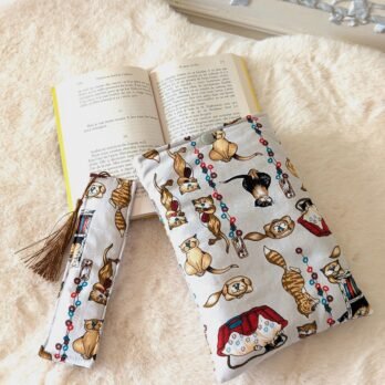 Housse ,protège livre format poche ,des chats rigolos avec Mp assorti