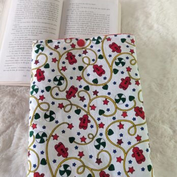Protège livre format poche , guirlandes de noël / bonhommes