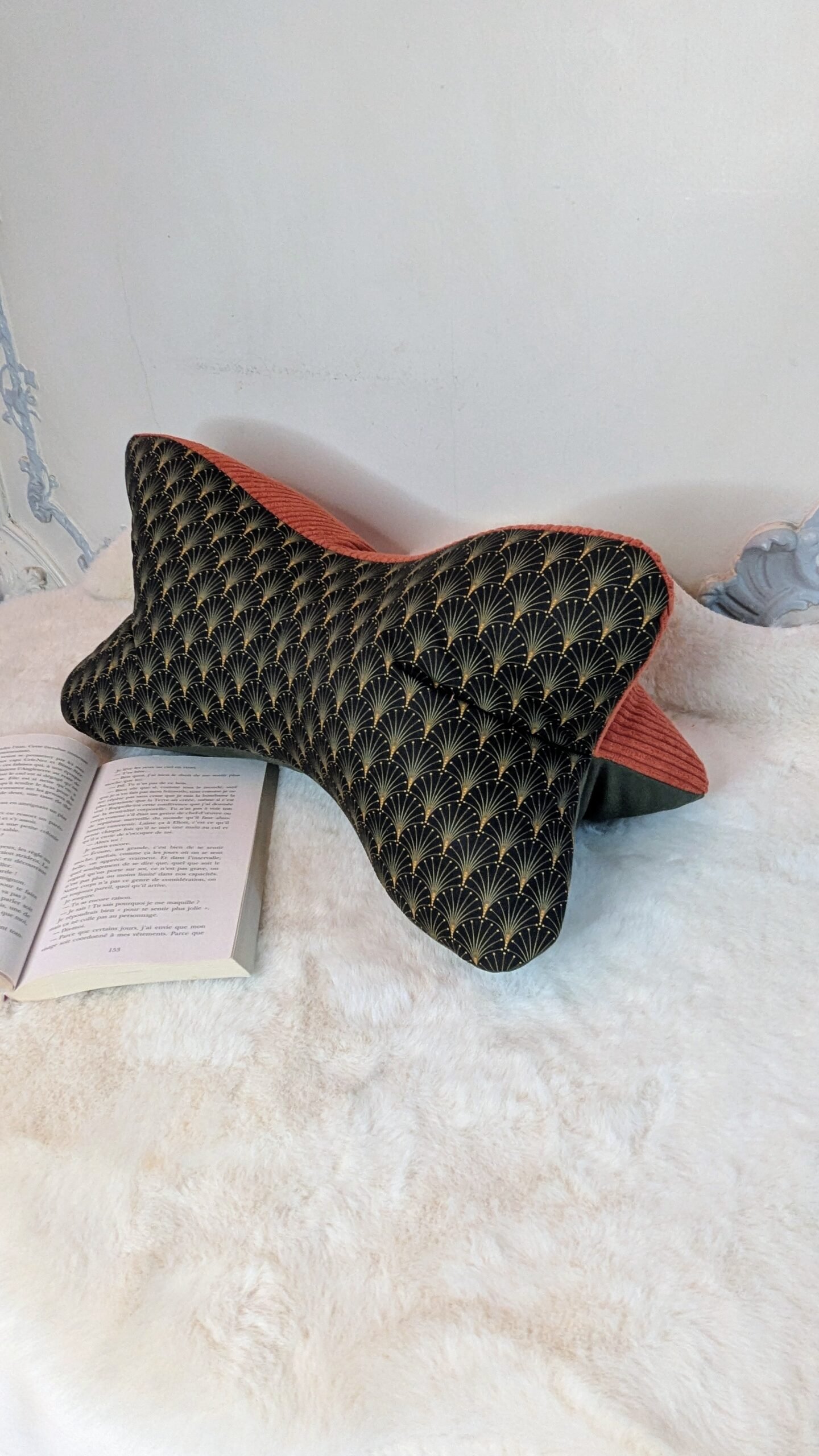 RESERVE pour Stéphanie Coussin de lecture , cale nuque , terracotta éventails japonais – Image 2