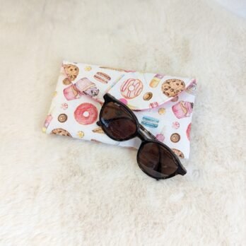 Etui à lunettes imperméable , avec rabat , des gourmandises