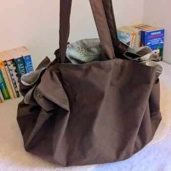 Grand sac fourre tout en tissu doublé enduit , marron /beige