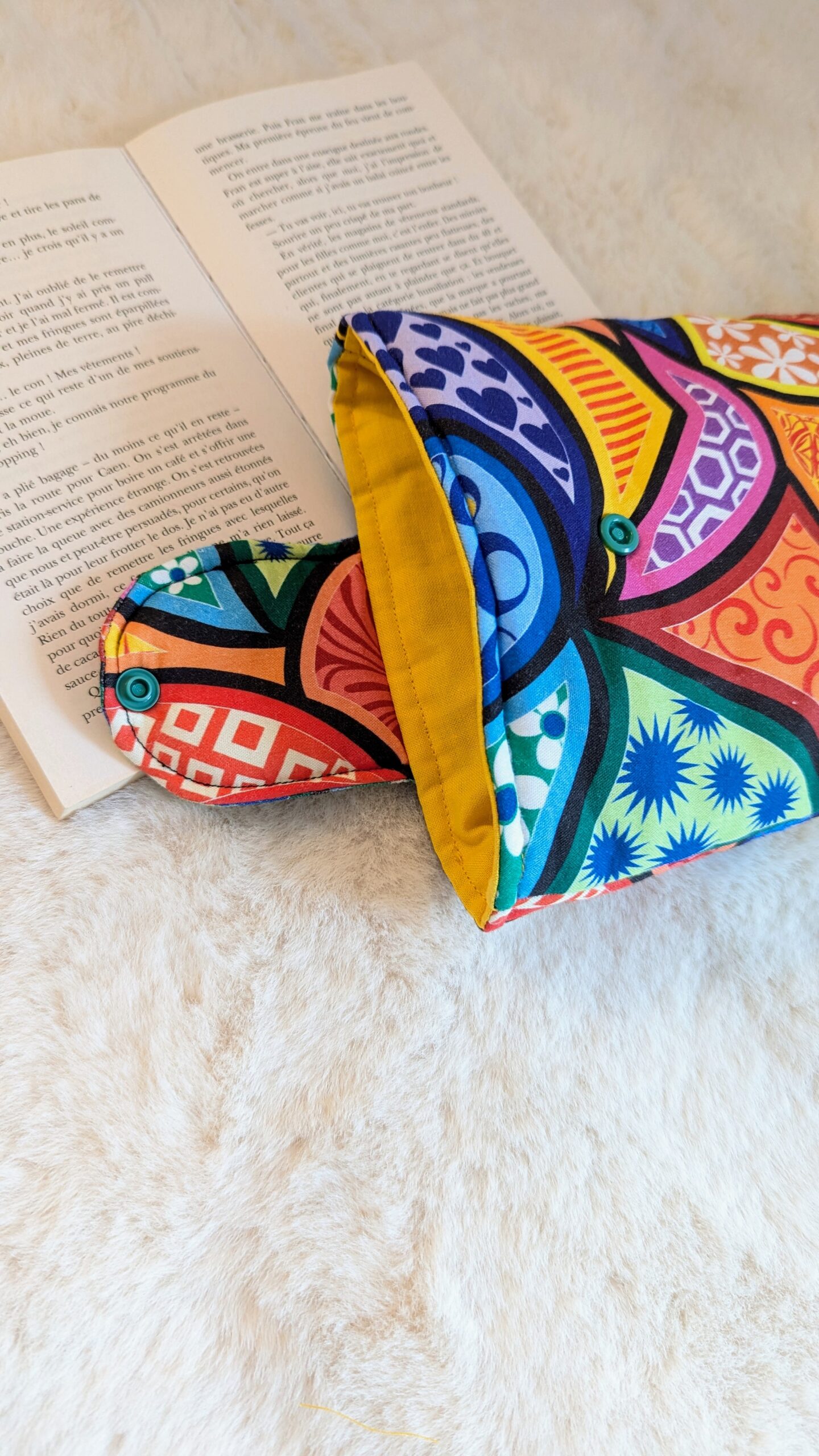 Protège livre format poche , avec un rabat ,multicolores – Image 2