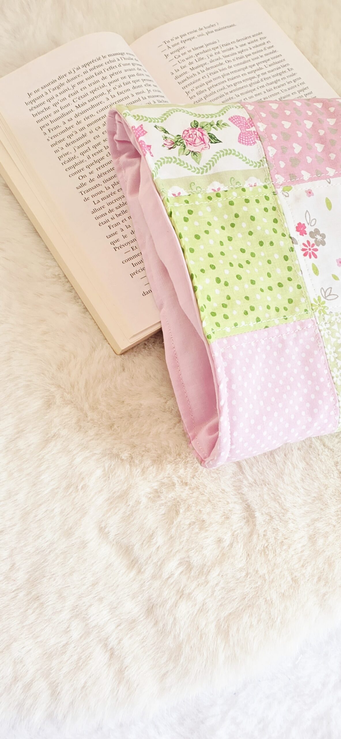 Protège livre format poche ou broché , patchwork Rose /vert / noeuds – Image 4