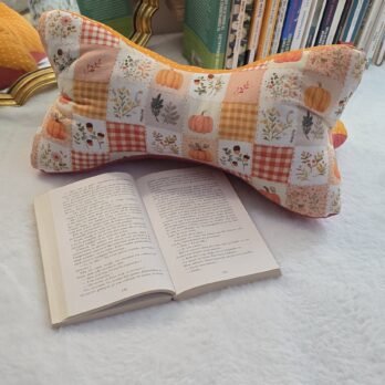 Coussin de lecture , cale nuque , motif patchwork des citrouilles